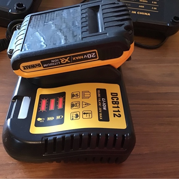 Battery chargers, 20v, Dewalt replacement, set of three - Picture 2 of 4